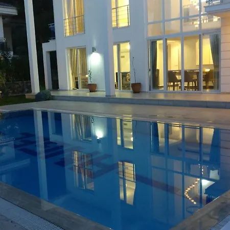 Villa Khan *