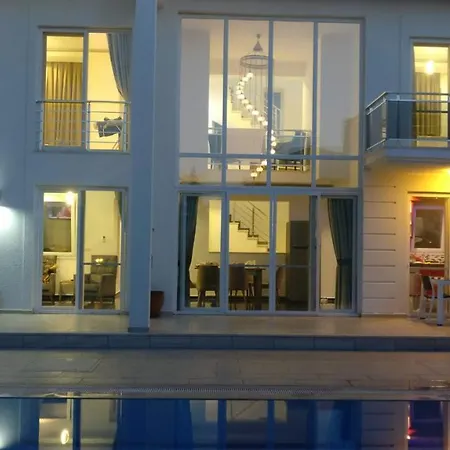 Villa Khan *