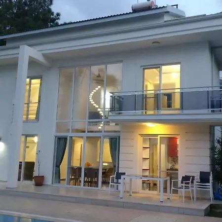 Villa Khan