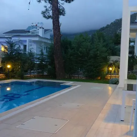 Khan Villa